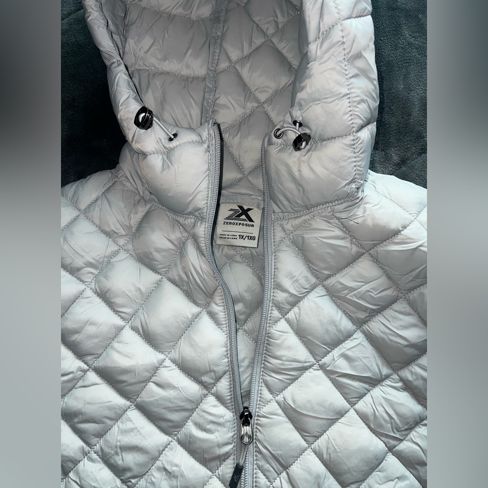 Women's Quilted Silver Jacket - Picture 2 of 3